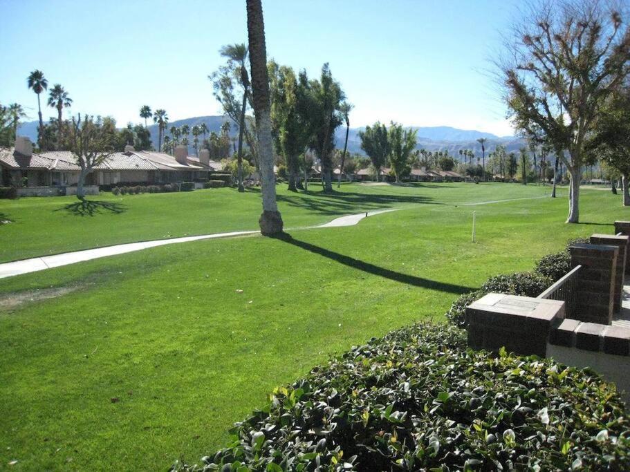 Private Country Club Condo On Awesome Golf Course! Palm Desert Kültér fotó