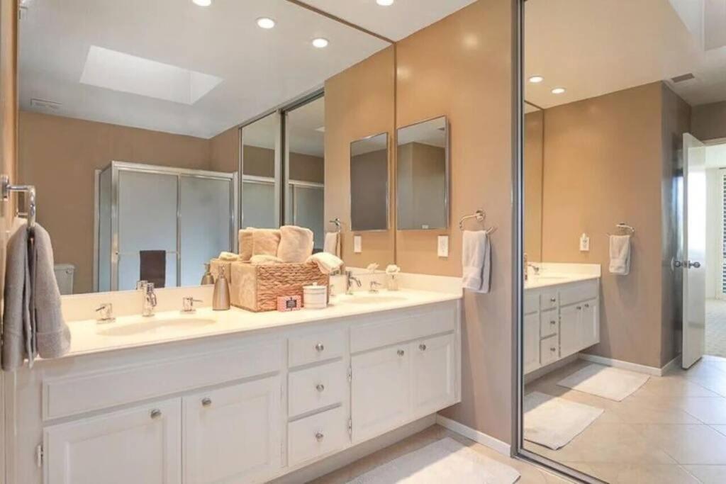 Private Country Club Condo On Awesome Golf Course! Palm Desert Kültér fotó