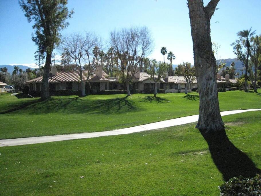Private Country Club Condo On Awesome Golf Course! Palm Desert Kültér fotó