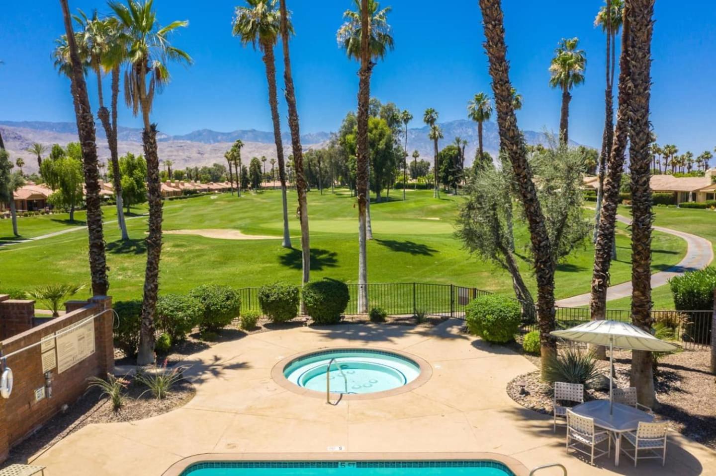 Private Country Club Condo On Awesome Golf Course! Palm Desert Kültér fotó